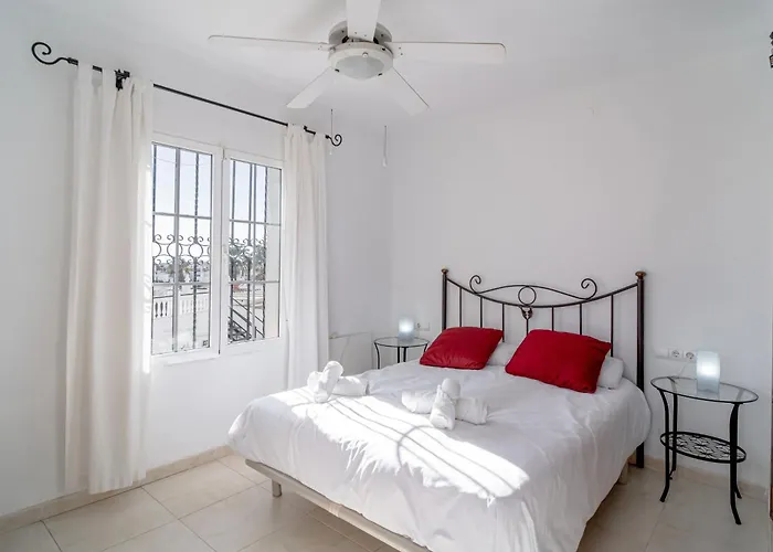 Caritas Punta Lara Casasol * Nerja